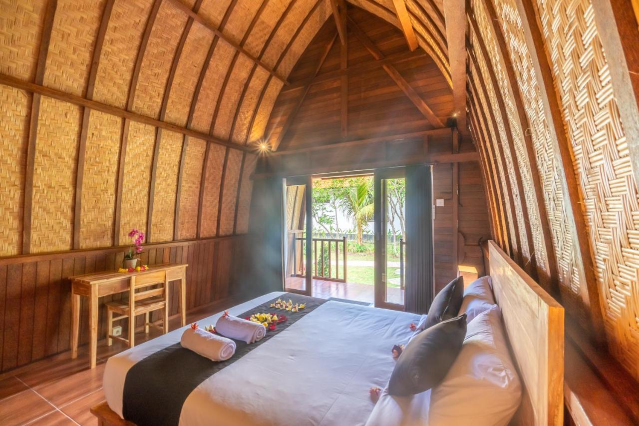 Wooden Puri Guesthouse Uluwatu Екстериор снимка
