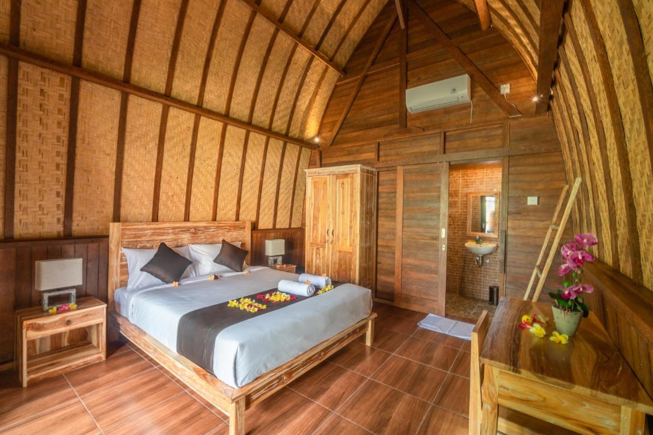 Wooden Puri Guesthouse Uluwatu Екстериор снимка