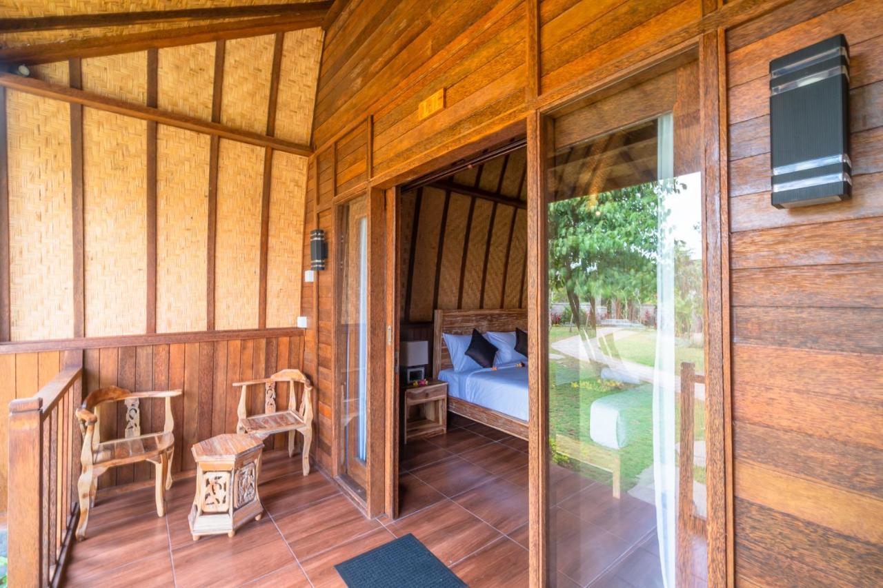Wooden Puri Guesthouse Uluwatu Екстериор снимка