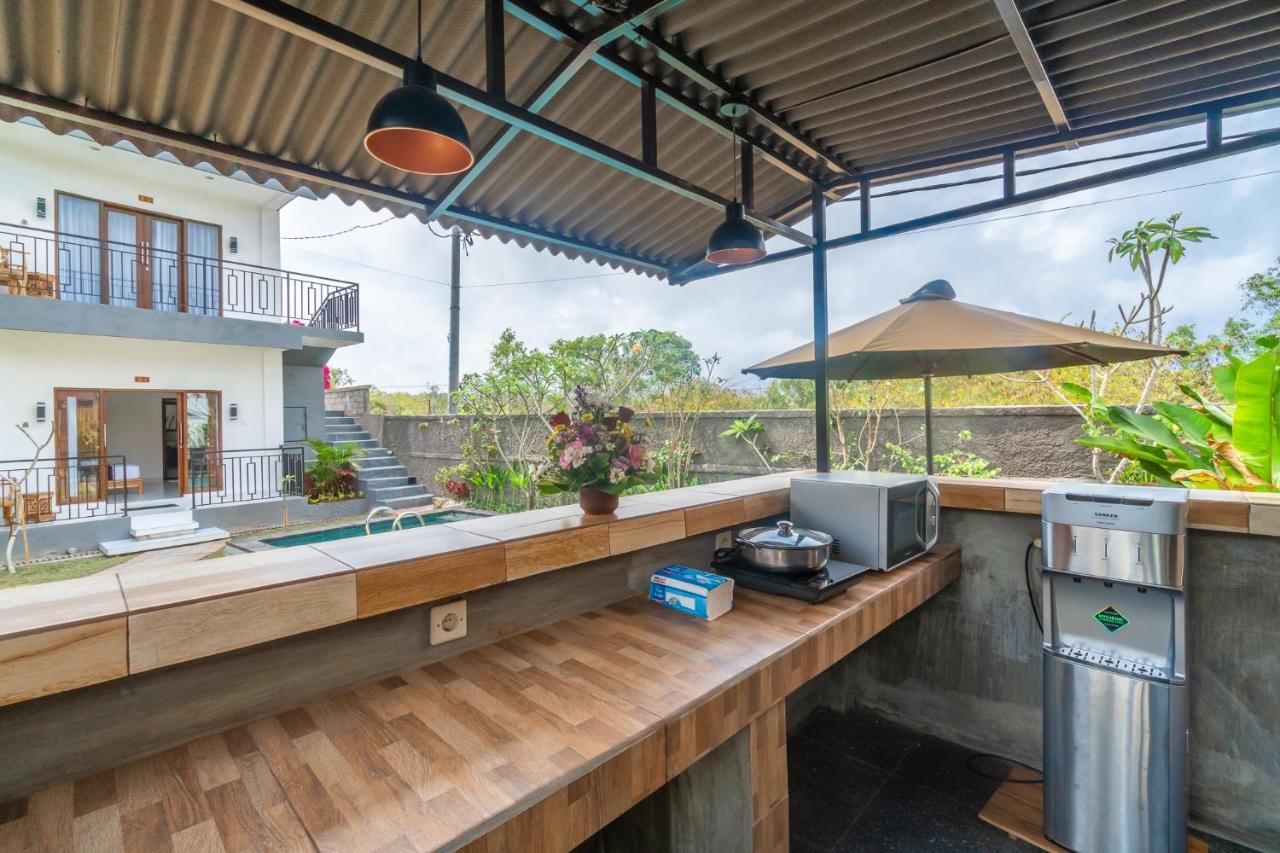 Wooden Puri Guesthouse Uluwatu Екстериор снимка