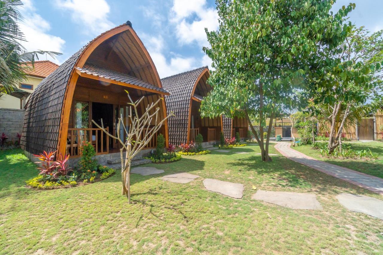 Wooden Puri Guesthouse Uluwatu Екстериор снимка