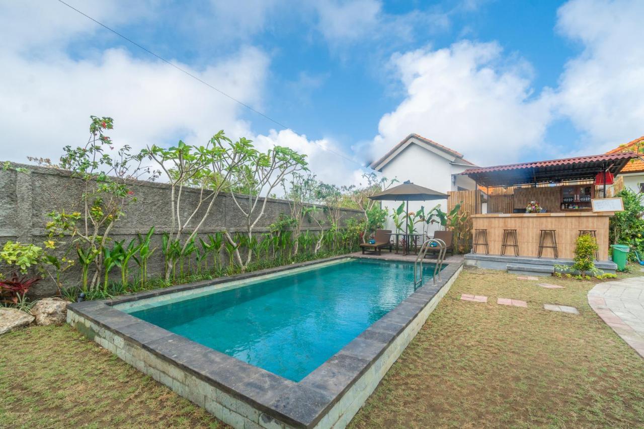 Wooden Puri Guesthouse Uluwatu Екстериор снимка