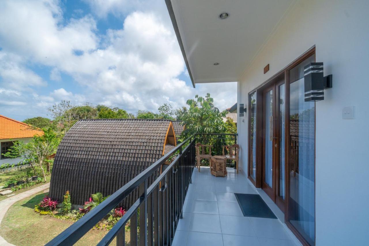 Wooden Puri Guesthouse Uluwatu Екстериор снимка