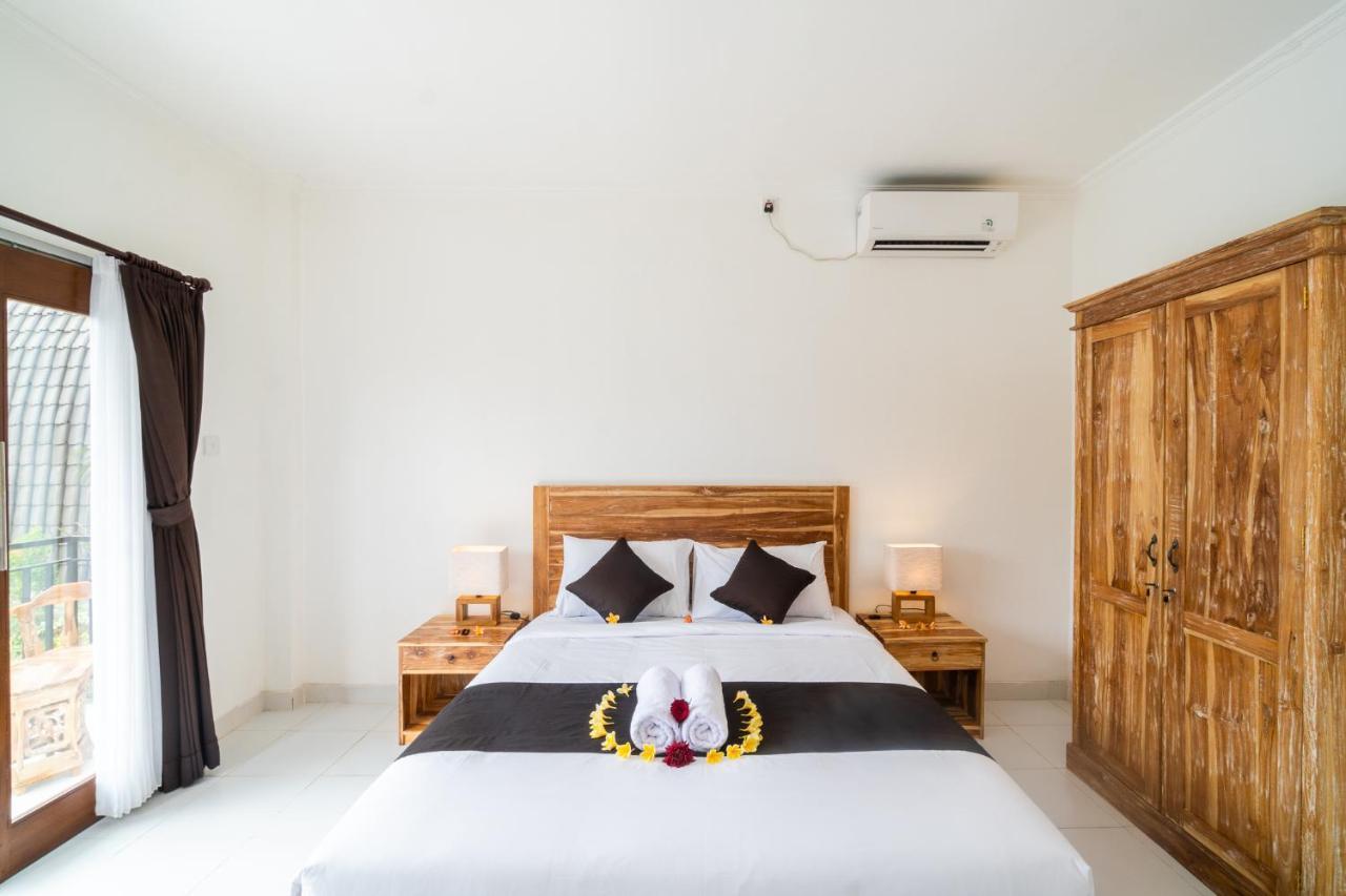 Wooden Puri Guesthouse Uluwatu Екстериор снимка