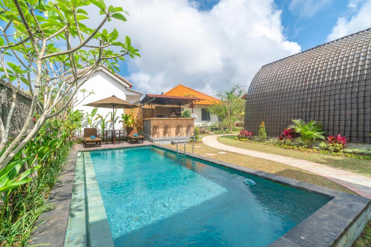 Wooden Puri Guesthouse Uluwatu Екстериор снимка